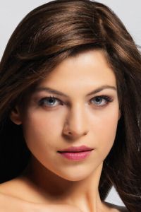 Thais Blume